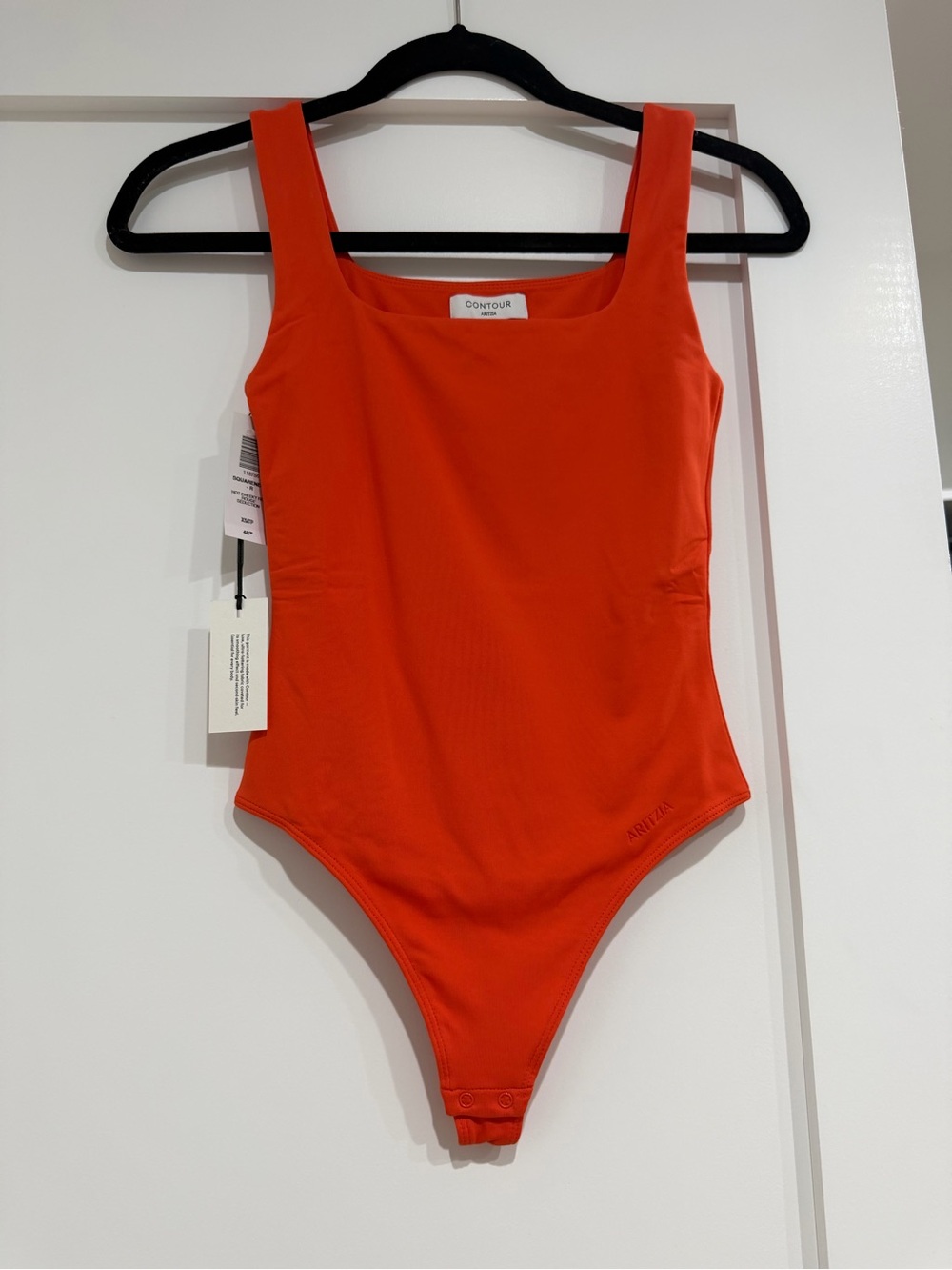 Aritzia Contour Solid Red Scoop-Neck Bodysuit